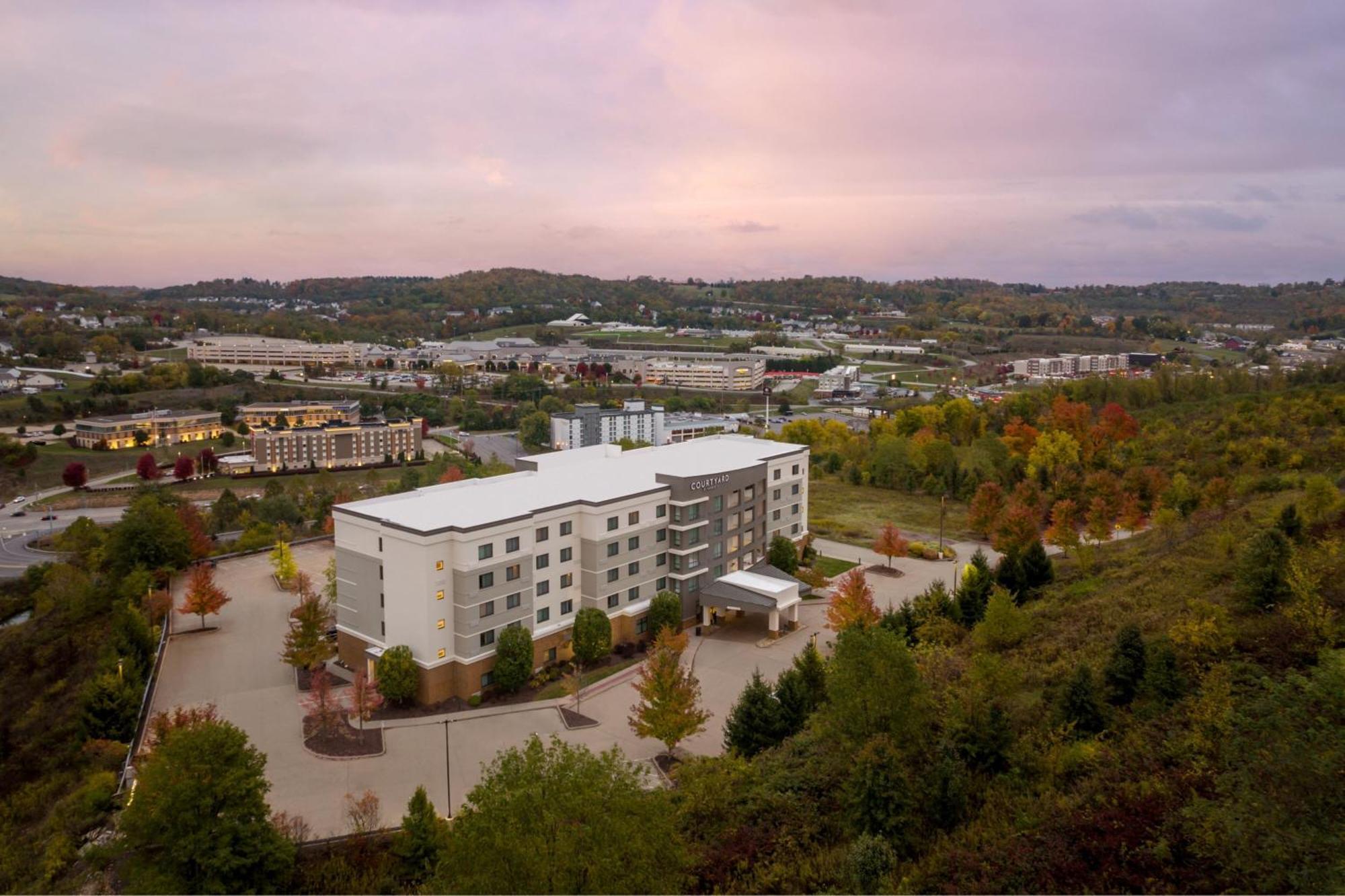 Courtyard By Marriott Pittsburgh Washington Meadow Lands Hotel Exterior foto