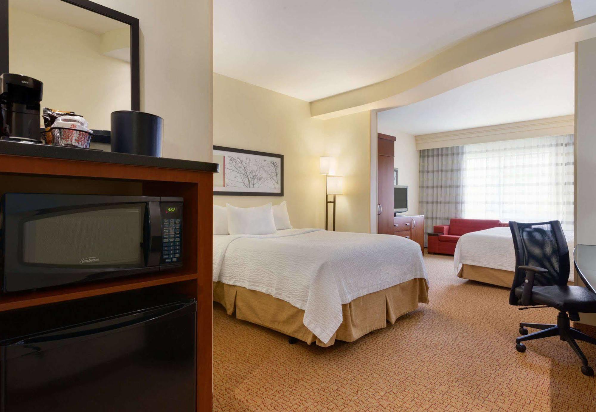 Courtyard By Marriott Pittsburgh Washington Meadow Lands Hotel Exterior foto